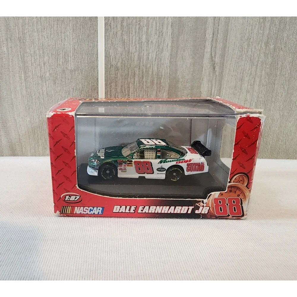 Winner's Circle Dale Earnhardt Jr 88 1:87 Diecast National Guard Amp Energy Car
